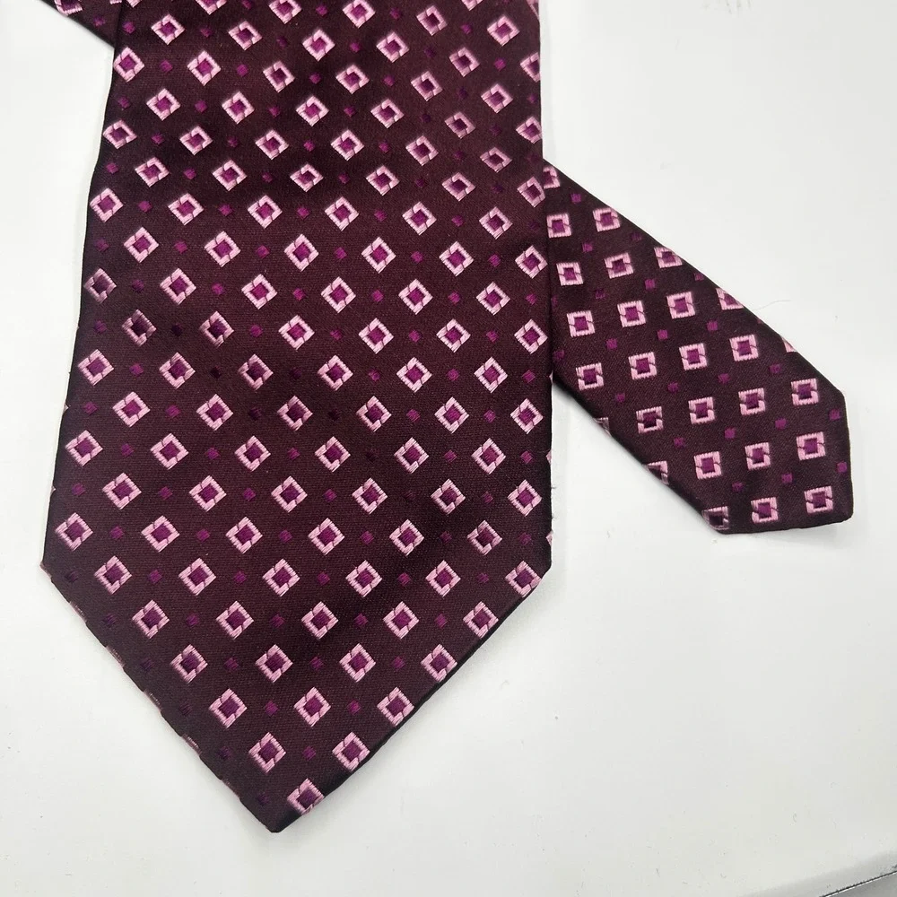 Banana Republic Silk Tie Mens Burgundy Pink Geometric Square Made in Italy NEW